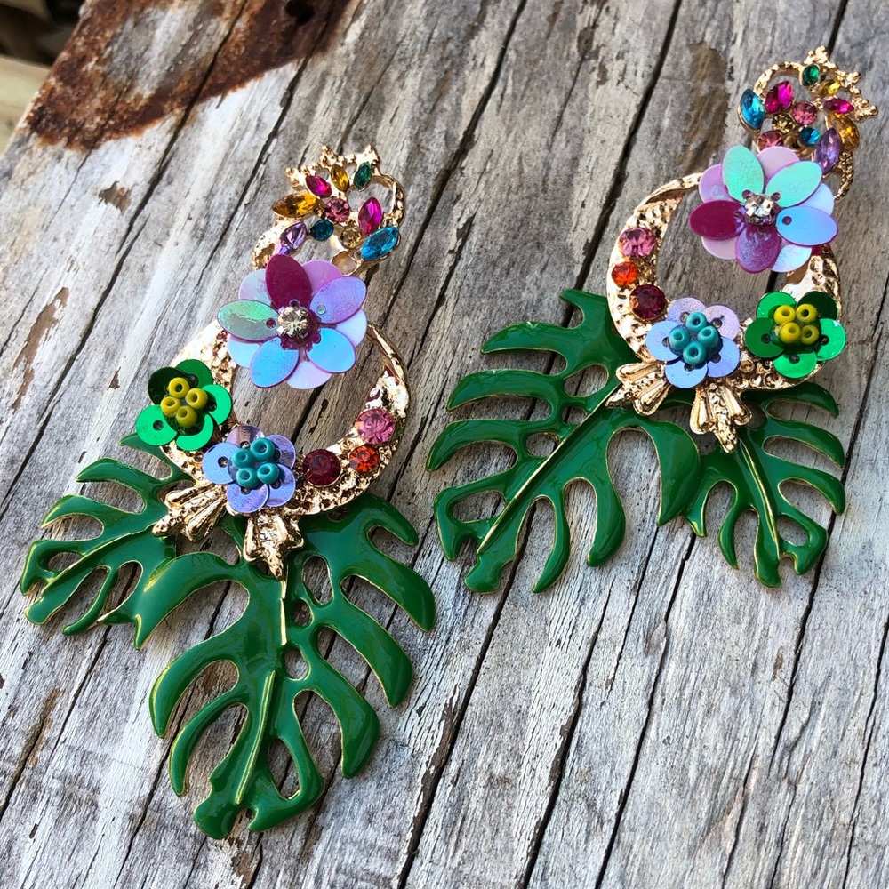 HP!! Monstera Leaf Statement Earrings! - Picture 2 of 9